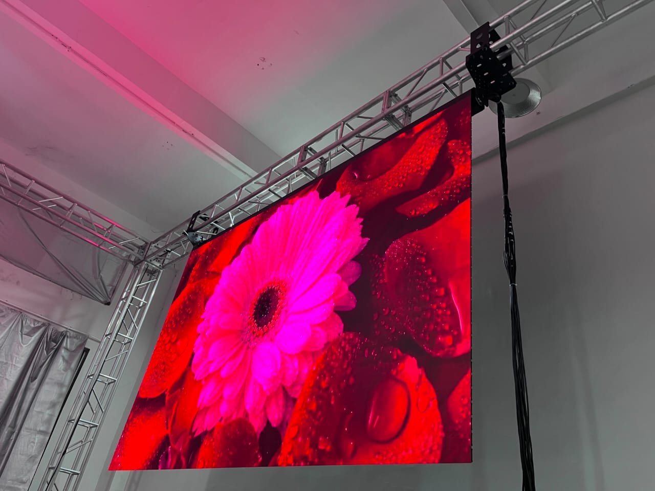 135” Rollable LED Display – Motorized Flexible LED Wall